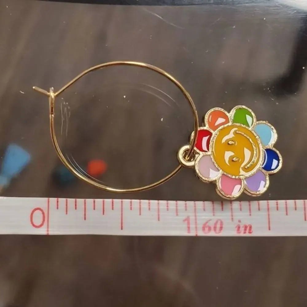 Smiley Face Flower‎ Hoop Earrings
